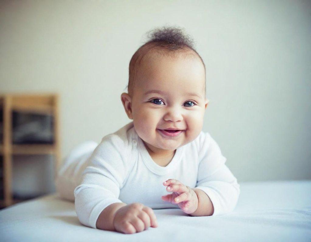 Hebamme mit Baby